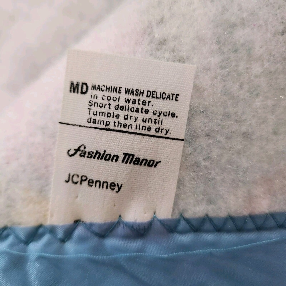 JC Penney Fashion Manor Floral Blue Satin Trim Blanket Twin Full Vintage - Picture 6 of 6